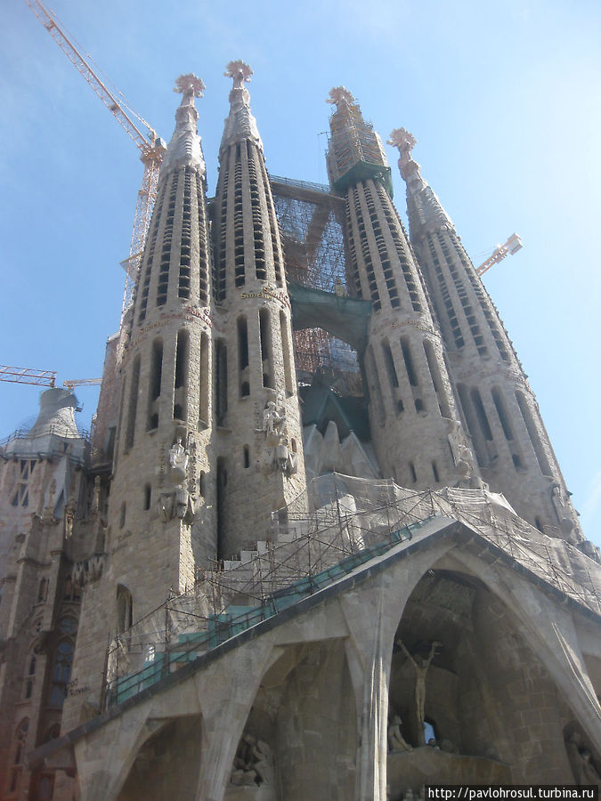 Храм святого Семейства.
Фасад Воскресение Криста. Барселона, Испания
