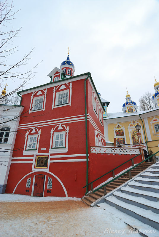 Псково-Печерский монастырь зимой Печоры, Россия
