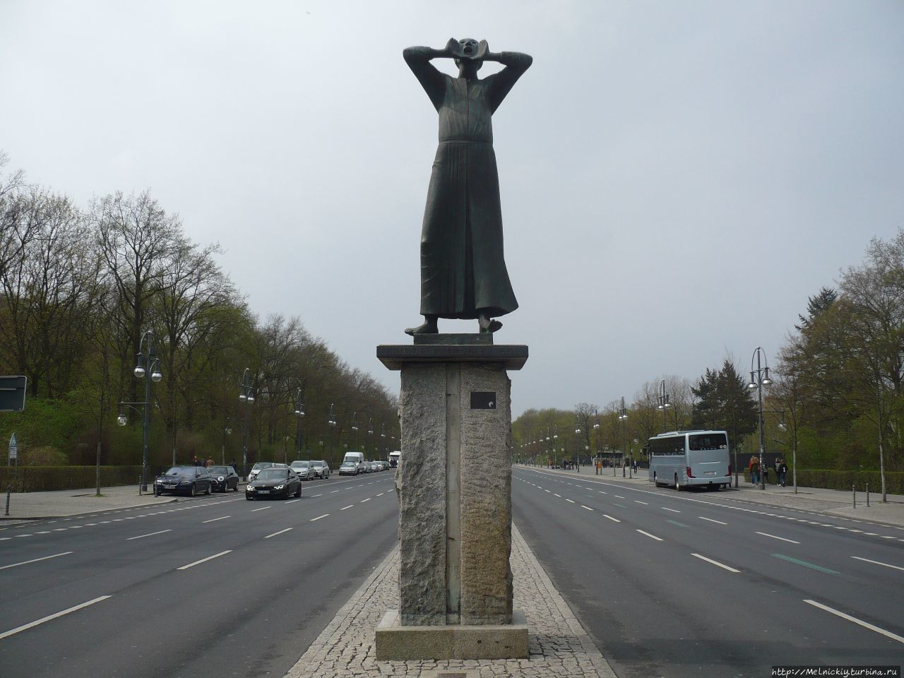 Скульптура «Зовущий» Берлин, Германия