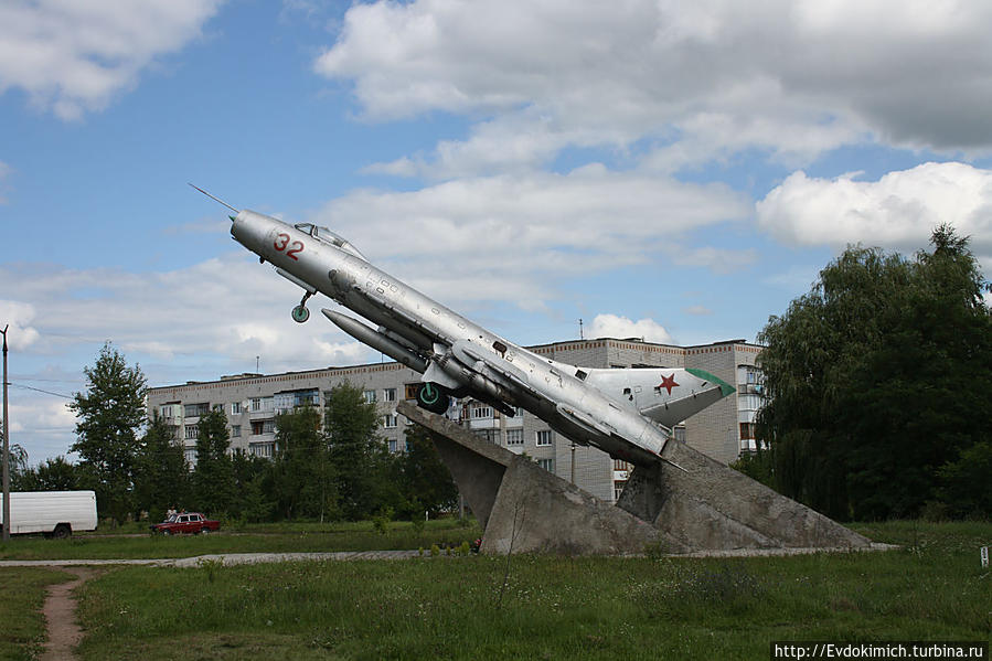 Память о советском времени и о летчиках,стоящих в городе. Овруч, Украина