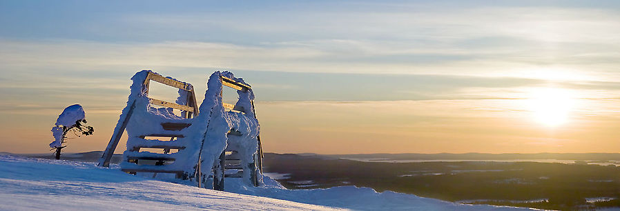 Закат северного солнца на вершине Руки. Рука, Финляндия