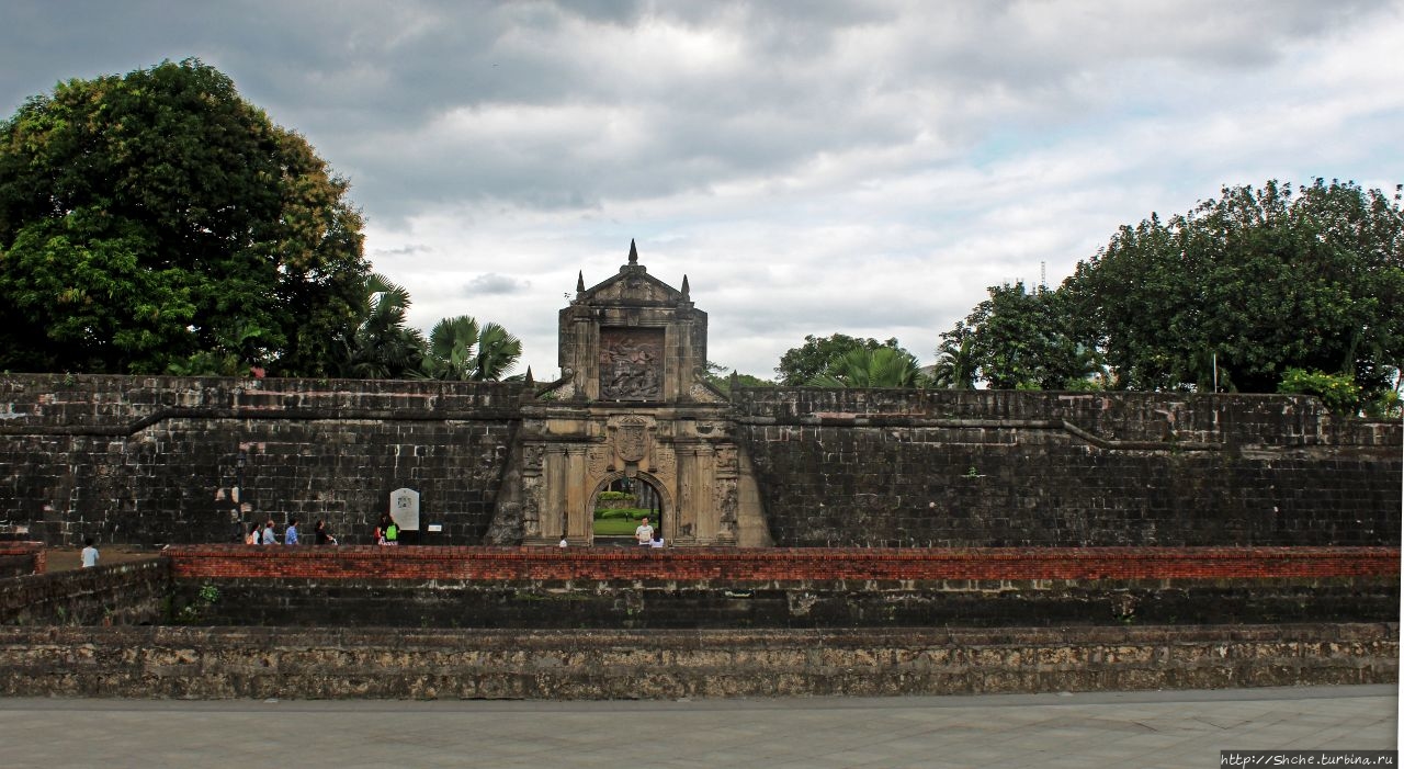 Форт Сантьяго - отсюда начиналась будущая столица Филиппин