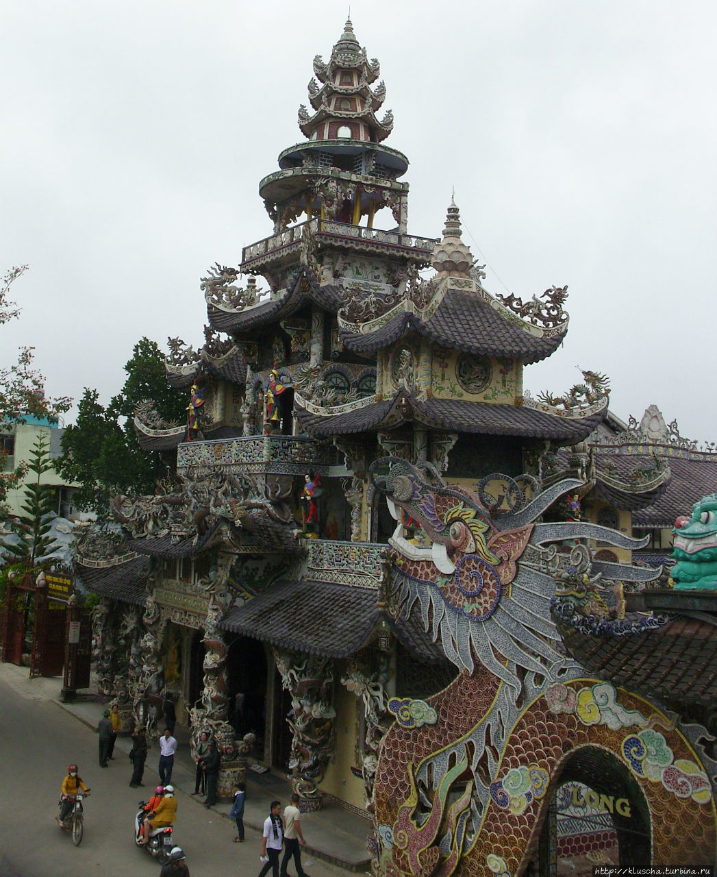 Храм Линь Фуок Далат, Вьетнам