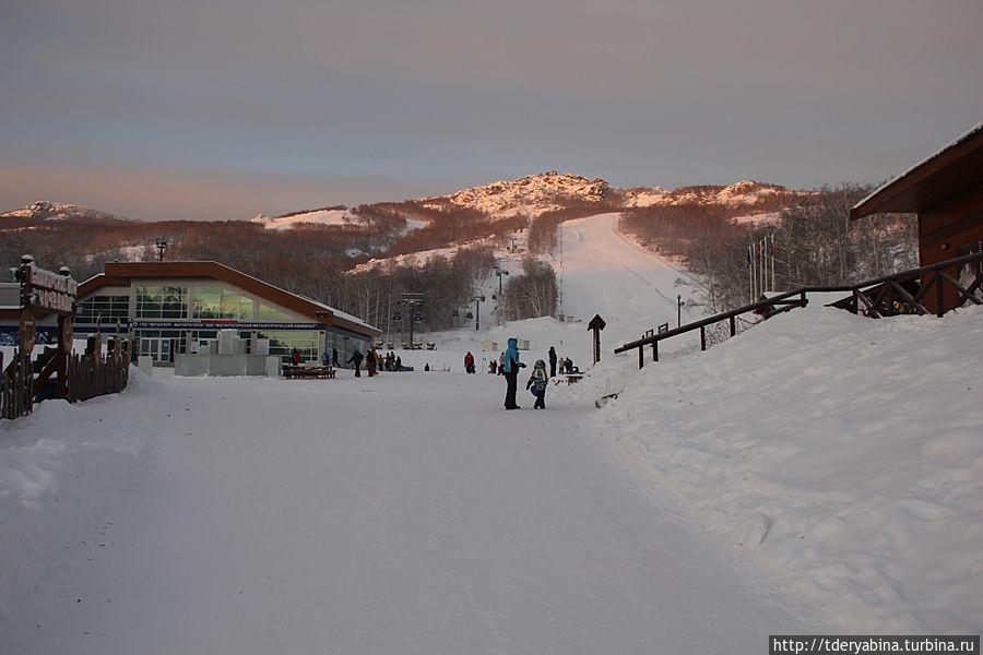На входе горнолыжного центра 