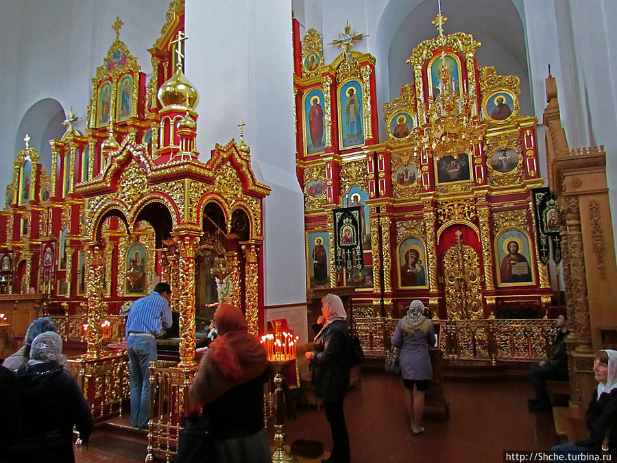 центральное место понятно занимает икона св. Пантелеймона Киев, Украина