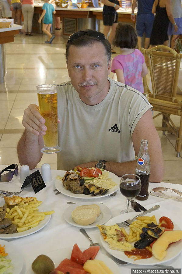 Пиво с устрицами — в отеле. Остров Крит, Греция