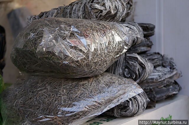 Сушеные водоросли. Южно-Сахалинск, Россия