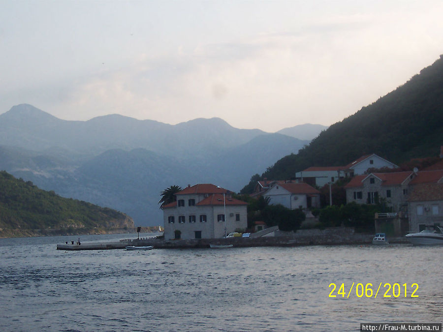остров в утренней дымке... Котор, Черногория