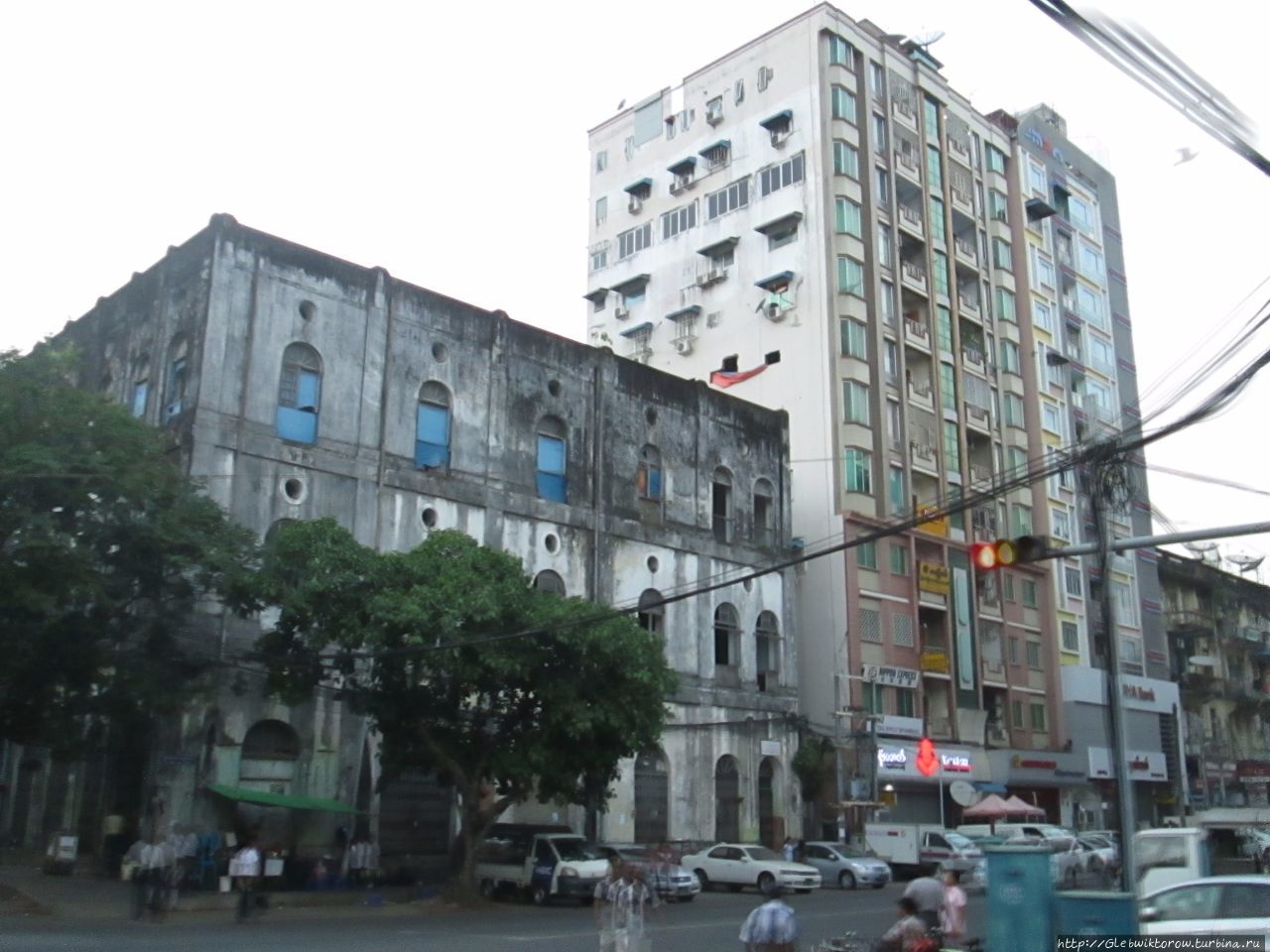 Янгон — по пути к музею под открытым небом и обратно Янгон, Мьянма