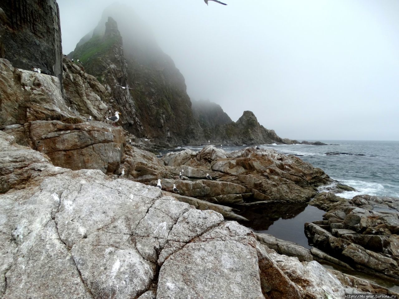 На стыке двух водных стихий. Маяк- призрак Мыс Анива, Россия На стыке двух водных стихий. Маяк- призрак Мыс Анива, Россия