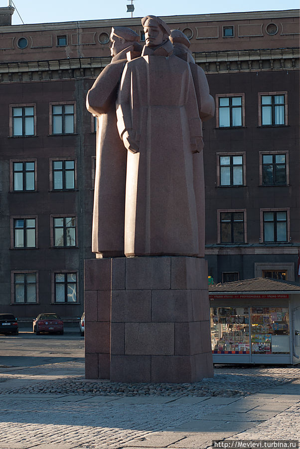 На башне Церкви Св.Петра Рига, Латвия