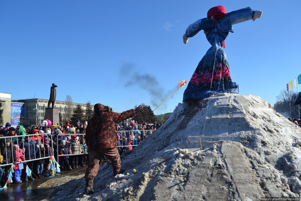 Масленница. Гори, гори ясно, чтобы не погасло Саратов, Россия