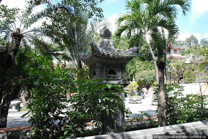 Пагода Лонг Шон Нячанг, Вьетнам
