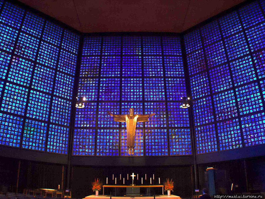 Интерьер Синей церкви. Фото из Интернета. Берлин, Германия