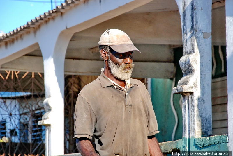 Подошла поближе — мужик лет сорока... Ховельянос, Куба