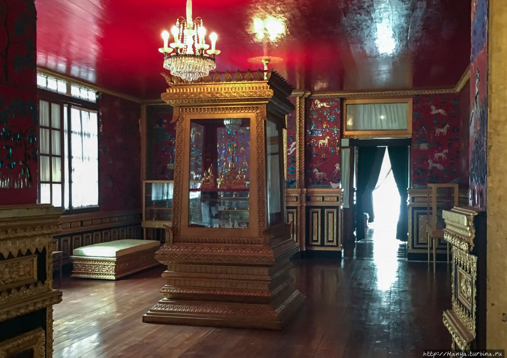 Дворцовый музей. Фото из интернета Дворцовый музей. Фото из интернета