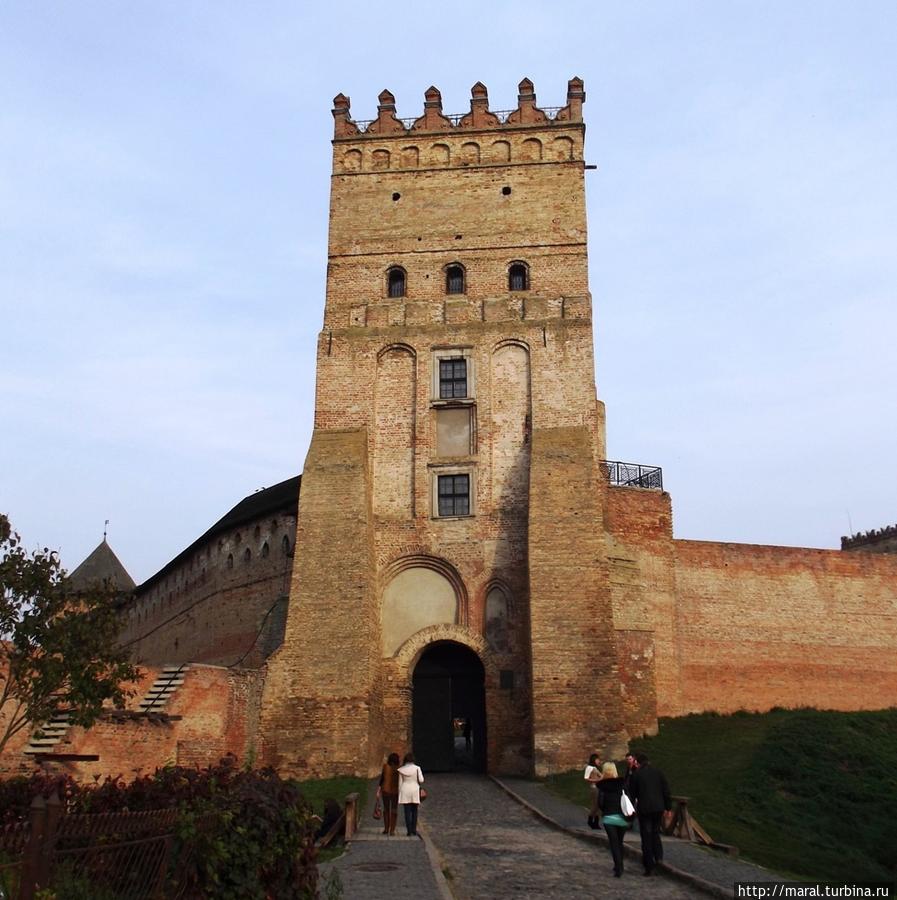 Въездная башня — визитная карточка Луцкого замка Луцк, Украина