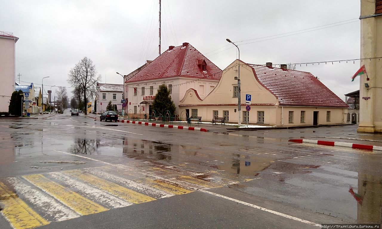 Дома на центральной площади Ленина Поставы, Беларусь