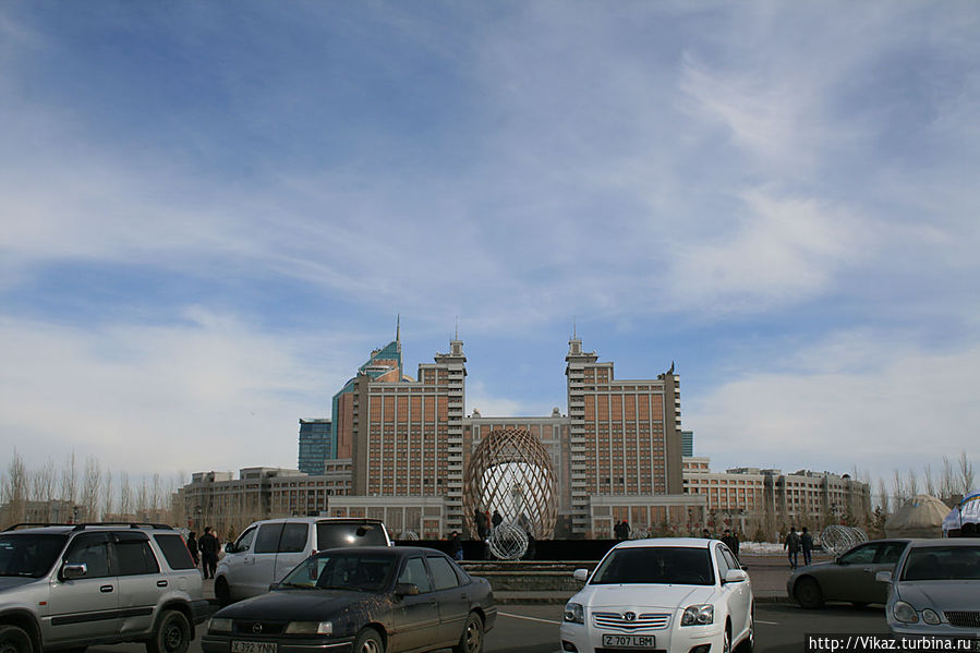 От Хан Шатыра всторону КазМунайГаз