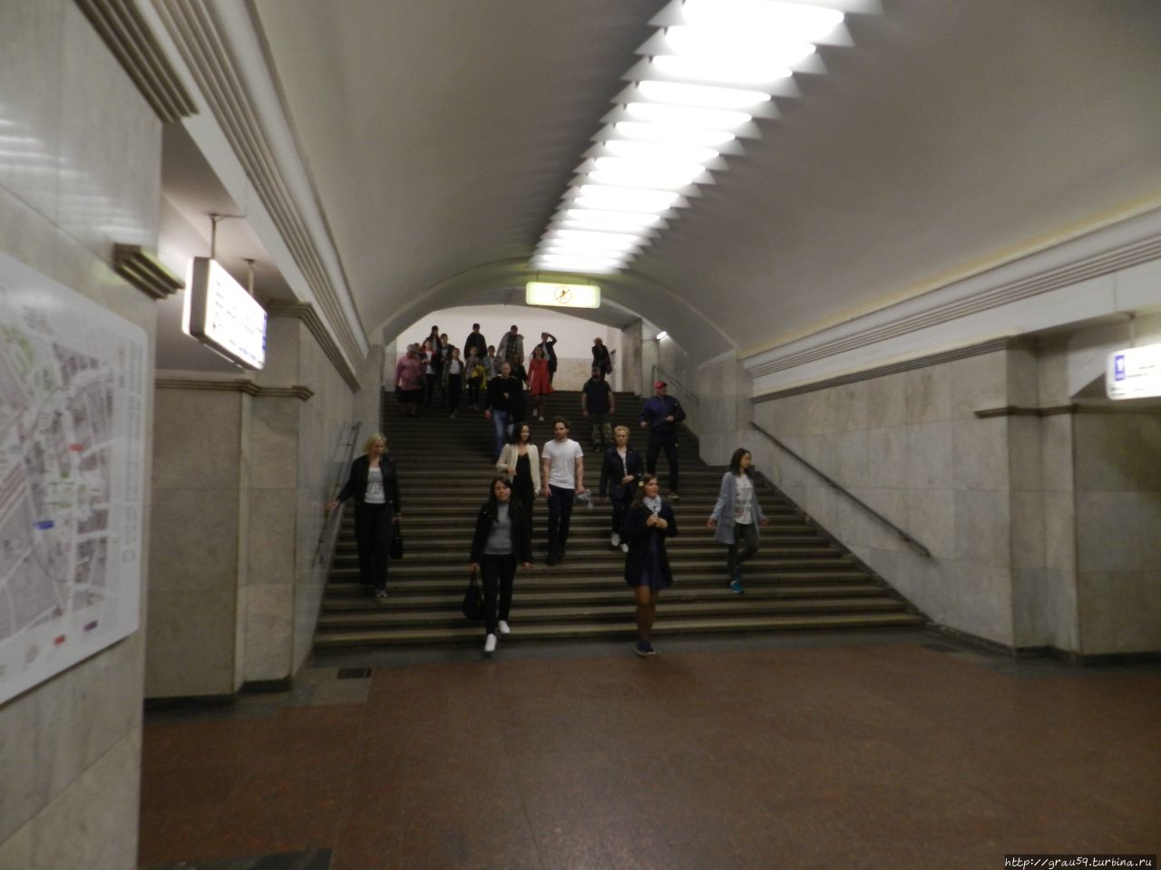 Картинка станция театральная
