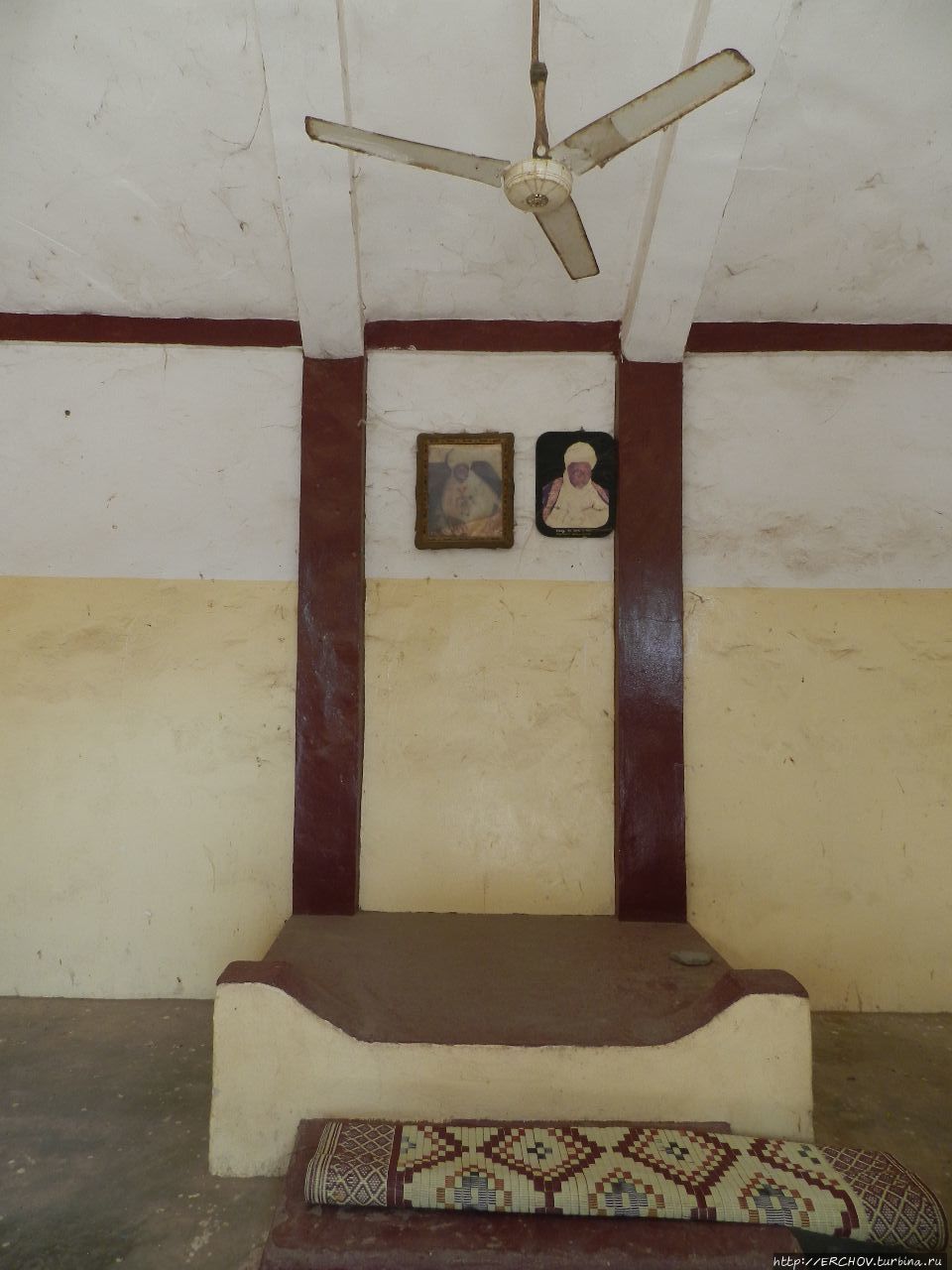 Нигер.Ч-26.Из Зиндера в Бирни Н-Конни. Дворец султана Маради Маради, Нигер