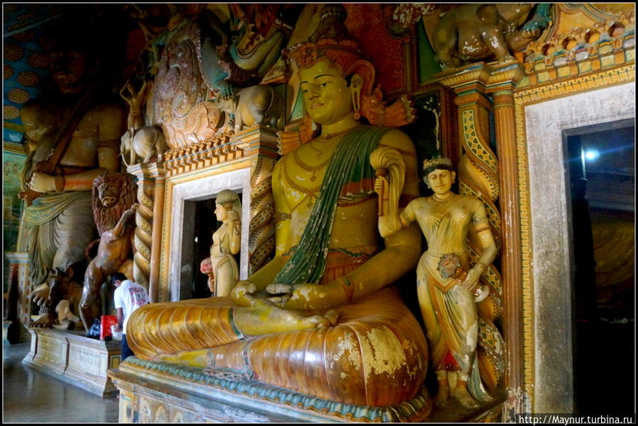 Обновленный   храм ... Диквелла, Шри-Ланка