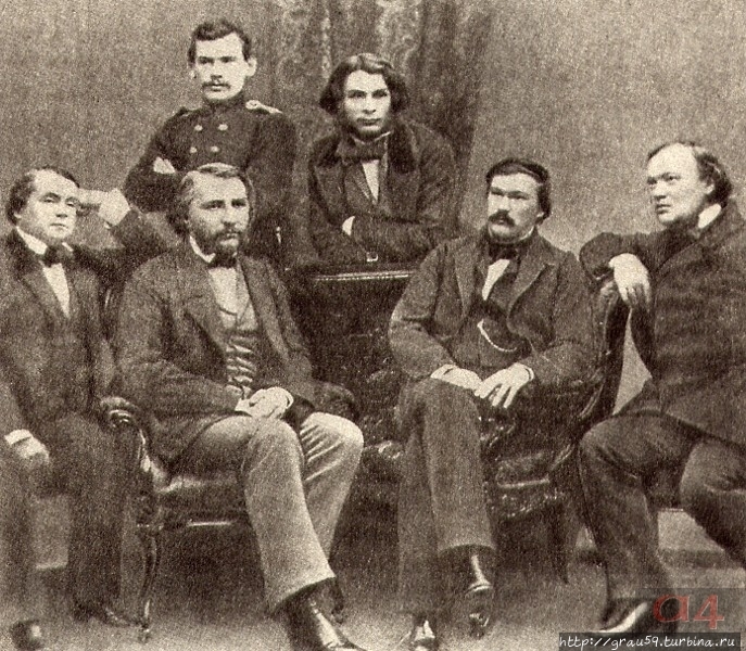 Первый во втором ряду -Лев Толстой (Из Интернета) Чернь, Россия