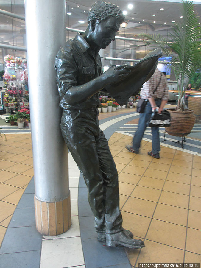 Прогулка по небоскрёбу центра Азриэли — приятное развлечение Тель-Авив, Израиль