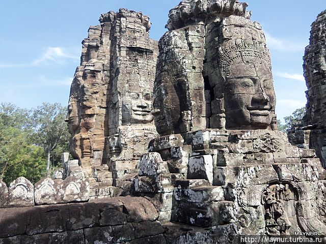 Головы на все четыре стороны света. Ангкор (столица государства кхмеров), Камбоджа