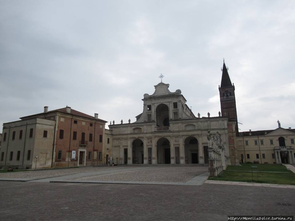 Средневековый монастырь Abbazia di San Benedetto in Polirone