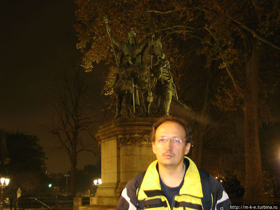Памятник Карлу Великому Париж, Франция