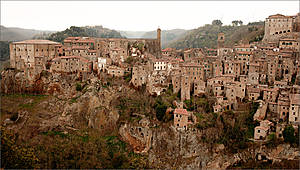 Постояв минут 15 мы решили, что в такую рань ловить тут нечего и надо придумать план дальнейших действий, потому был выловлен какой-то местный и подробно расспрошен насчет 