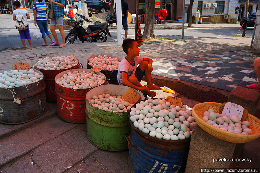Китайцы обожают яйца и едят их в неимоверных количествах Циндао, Китай