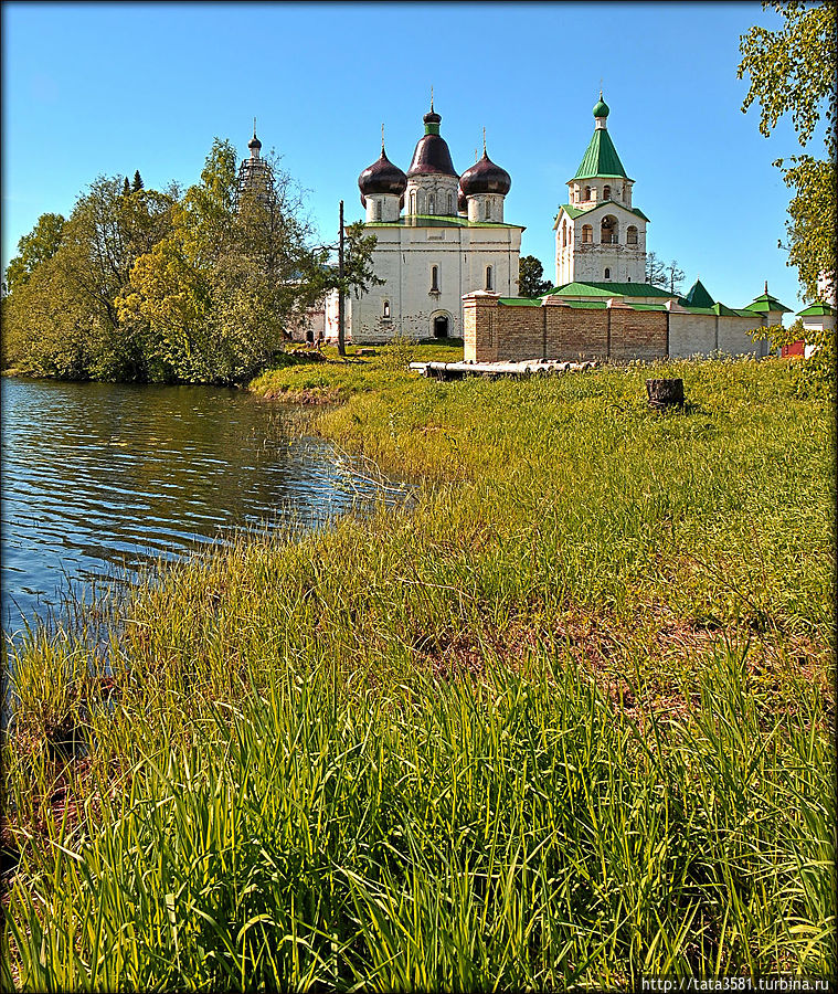 Свято-Троицкий Антониево-Сийский мужской монастырь Холмогоры, Россия