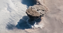 Фото из интернета. 
Извержение вулкана  Райкоке в  июне  2019 г.