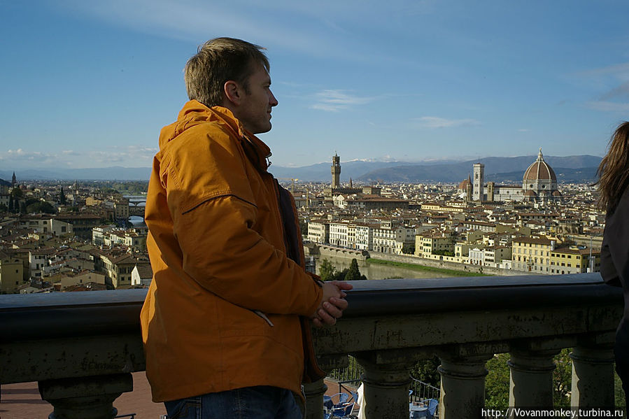 Извилистый путь на площадь Микеланджело Флоренция, Италия