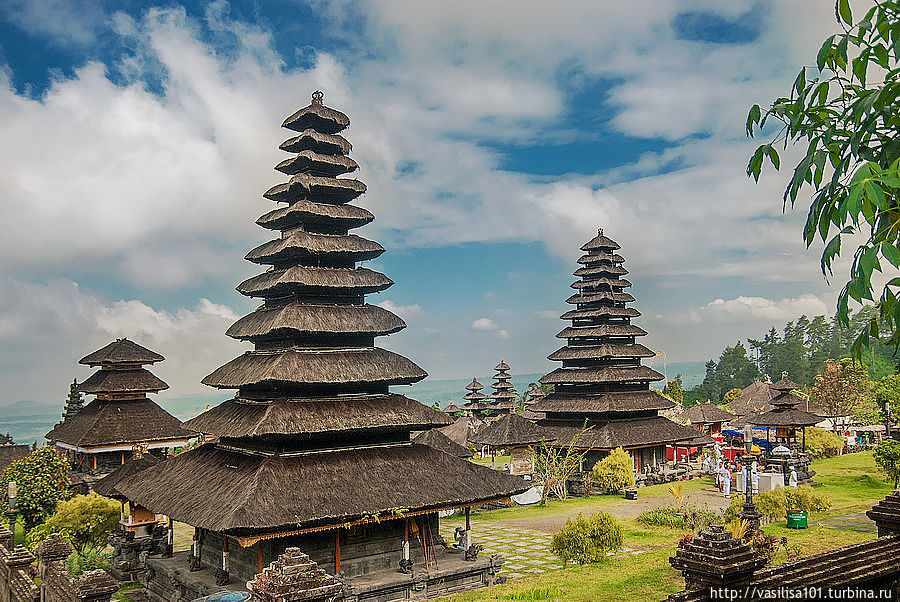 Pura Besakih — главный храм Бали, куда не рекомендуют ездить Бали, Индонезия