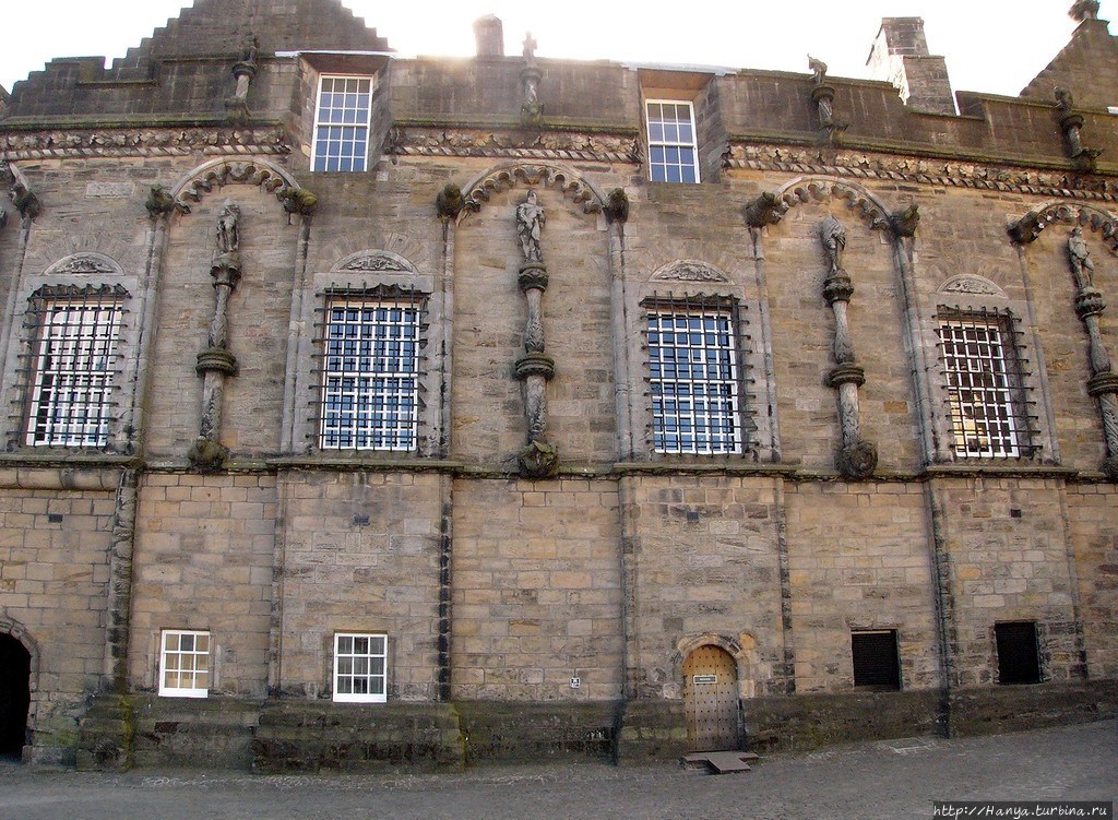 Дворец со стороны внутреннего дворика. Фото из интернета. Фото из интернета Стерлинг, Великобритания