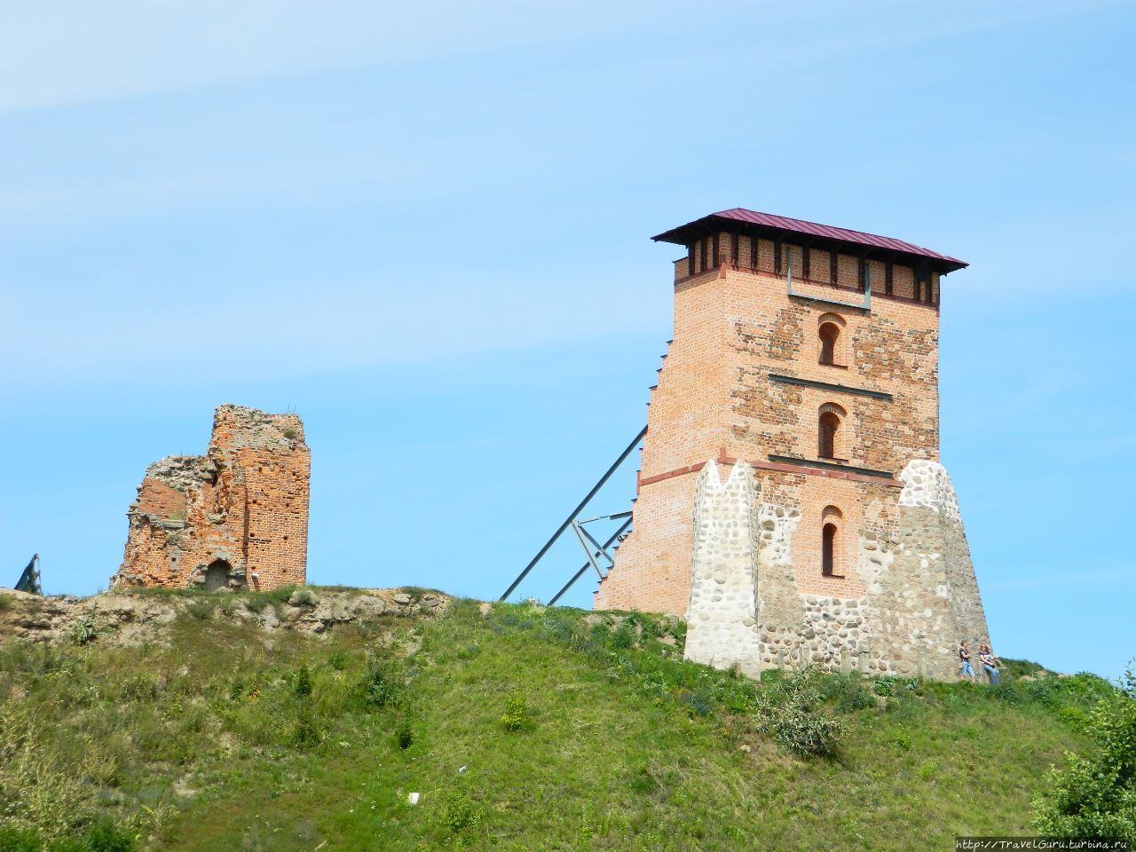 Остатки башен Новогрудского замка, где мог короноваться Миндовг, объединитель литовских и белорусских земель Навагрудак, Беларусь