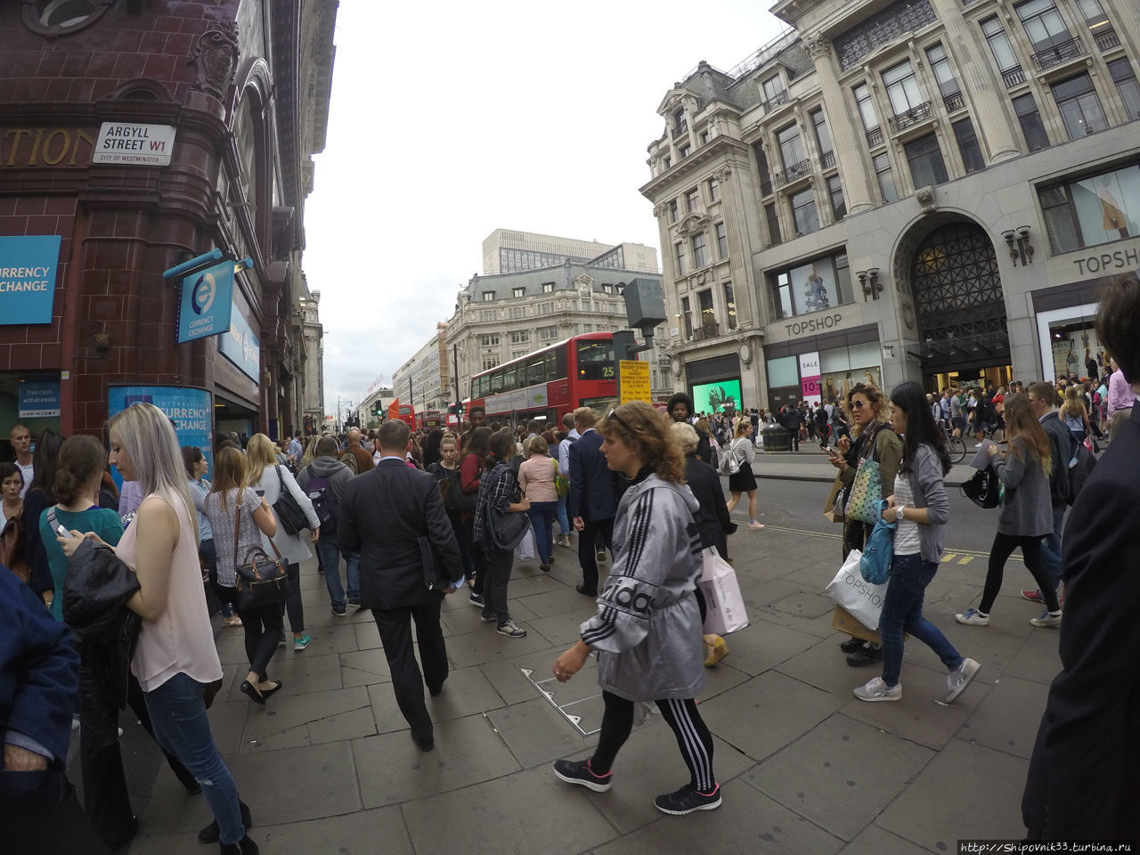 Шоппинг в Лондоне, Оксфорд стрит, июль 2015 Лондон, Великобритания
