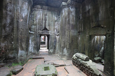 Интерьеры западных ворот-гопур третьего корпуса-вложения храмового комплекса Пре-Кхан
