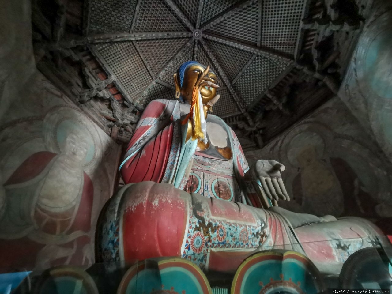 Самая высокая древняя деревянная пагода в мире с зубом Будды