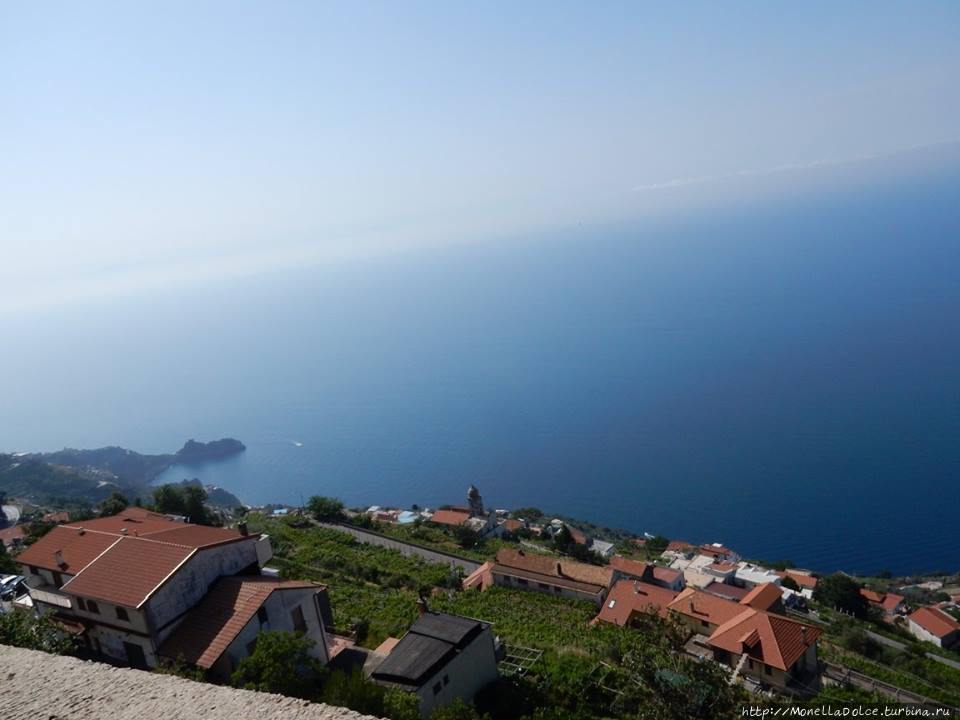 Costiera Amalfitana — панорама от Furore до Conca dei marini Конка-деи-Марини, Италия