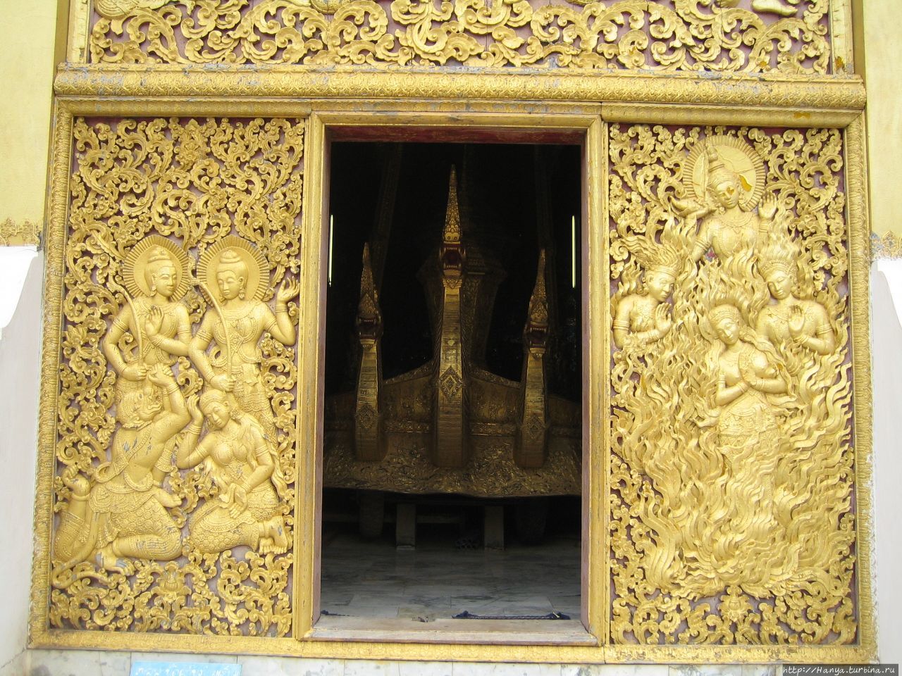 Королевский зал погребальных колесниц в Сиенгтхонге Луанг-Прабанг, Лаос
