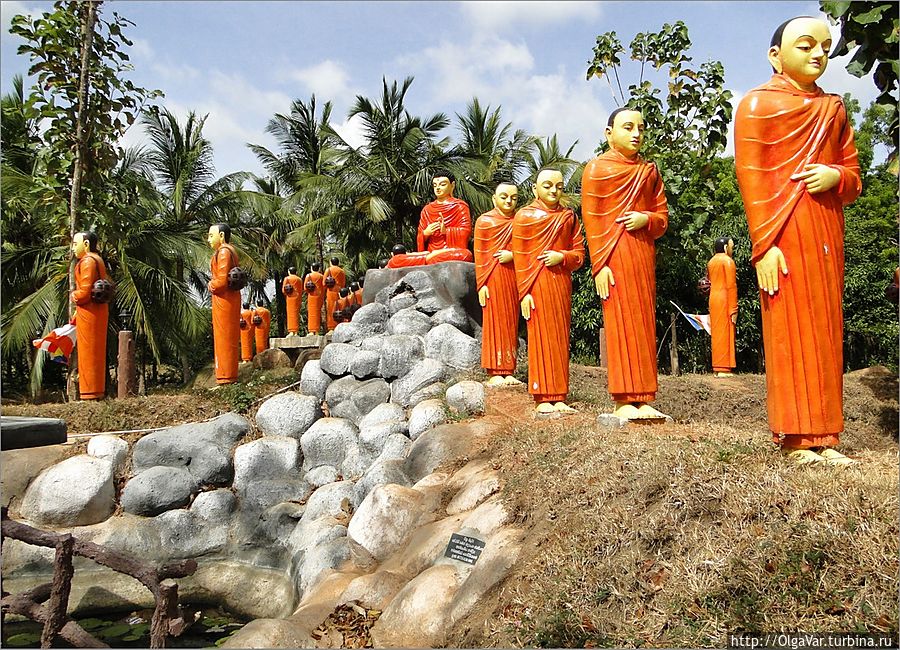 Сад с монахами Анурадхапура, Шри-Ланка