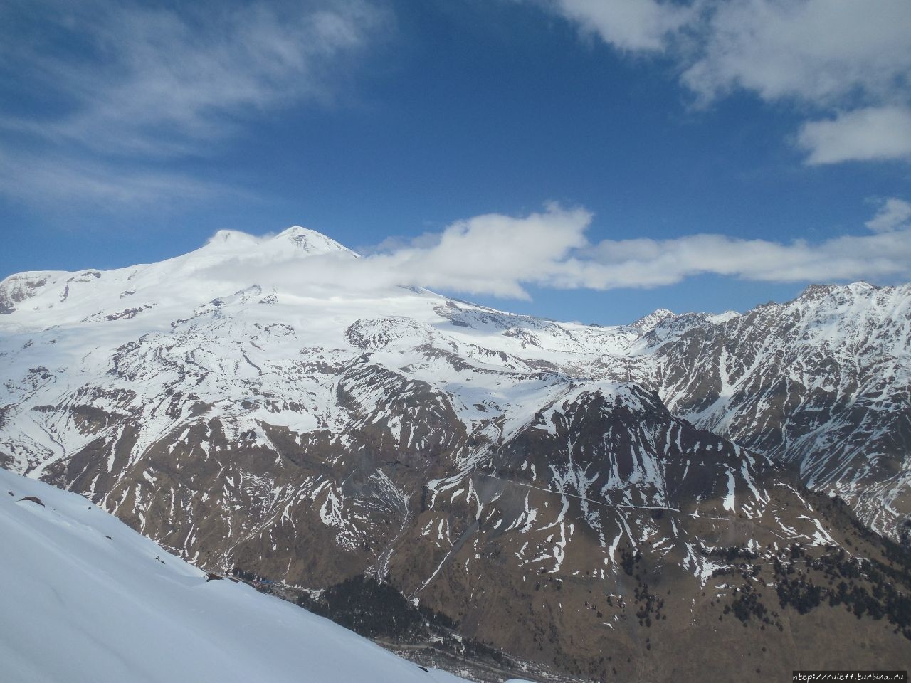 Приэльбрусье в несезон Эльбрус (гора 5642м), Россия