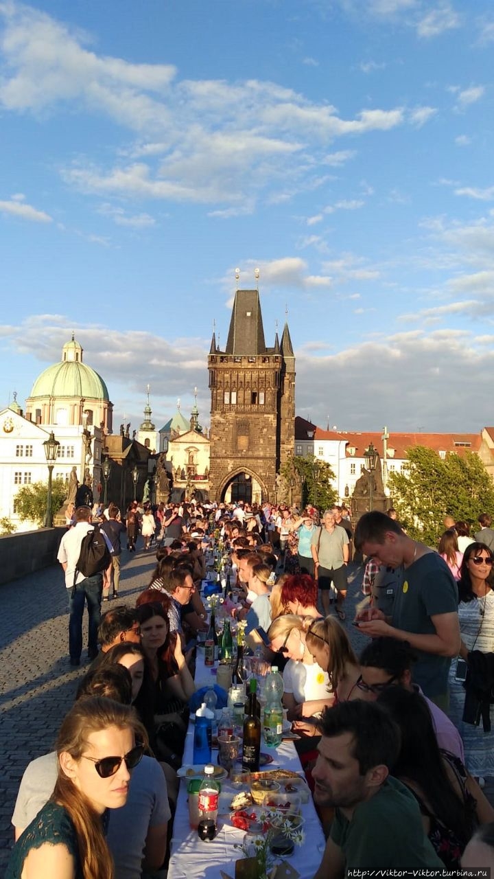 Ужин на Карловом мосту Прага, Чехия
