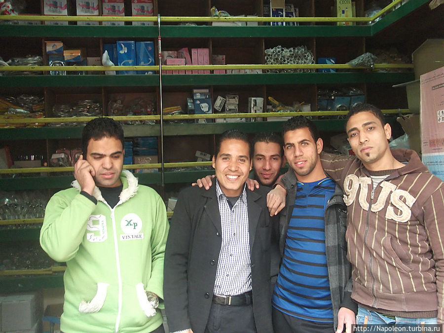 Маленькие улочки большого города Каир, Египет