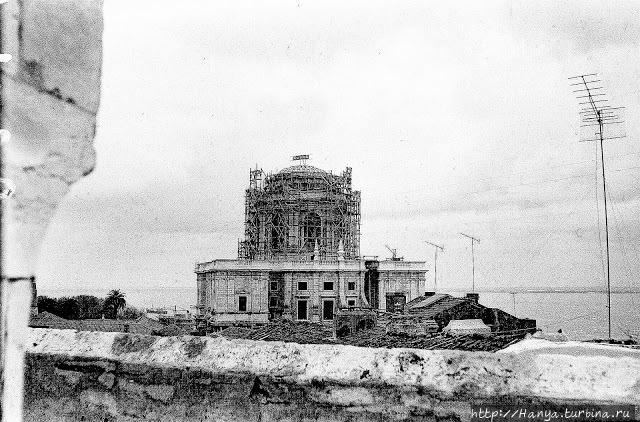 Возведение купола. Из интернета. Фото 1966 г.
