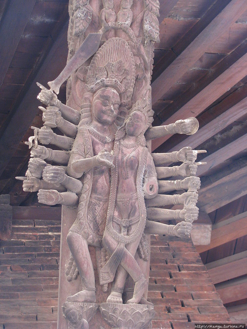 Распорки храма Hari Shankar Temple. Из интернета Патан (Лалитпур), Непал